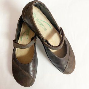 Naot Brown Leather Mary Jane Flat Size 7